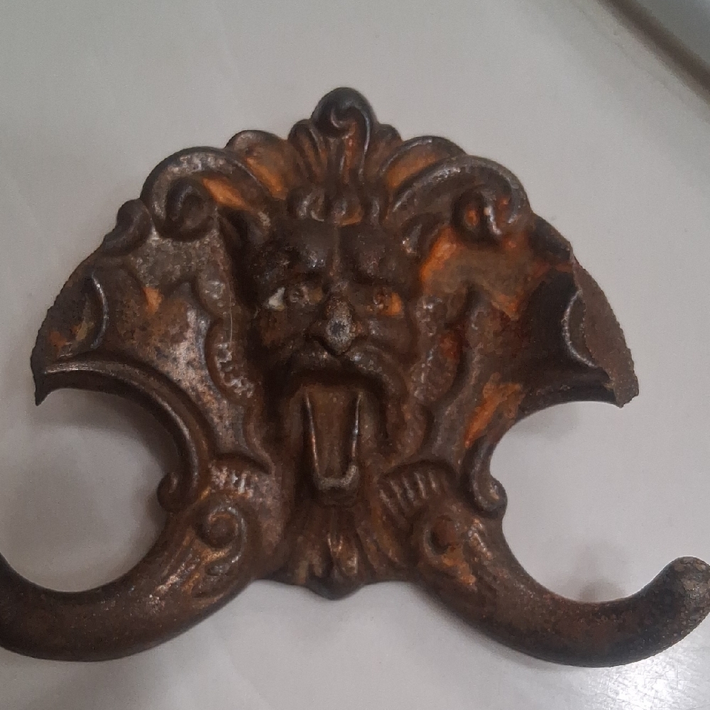 Antique Bronze Lion Wall Hook